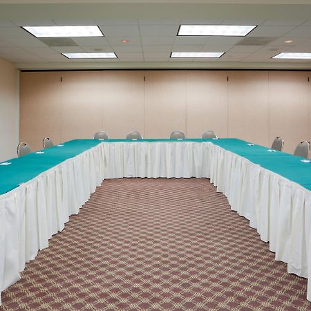 Holiday Inn Express & Suites Tracy By Ihg Екстериор снимка