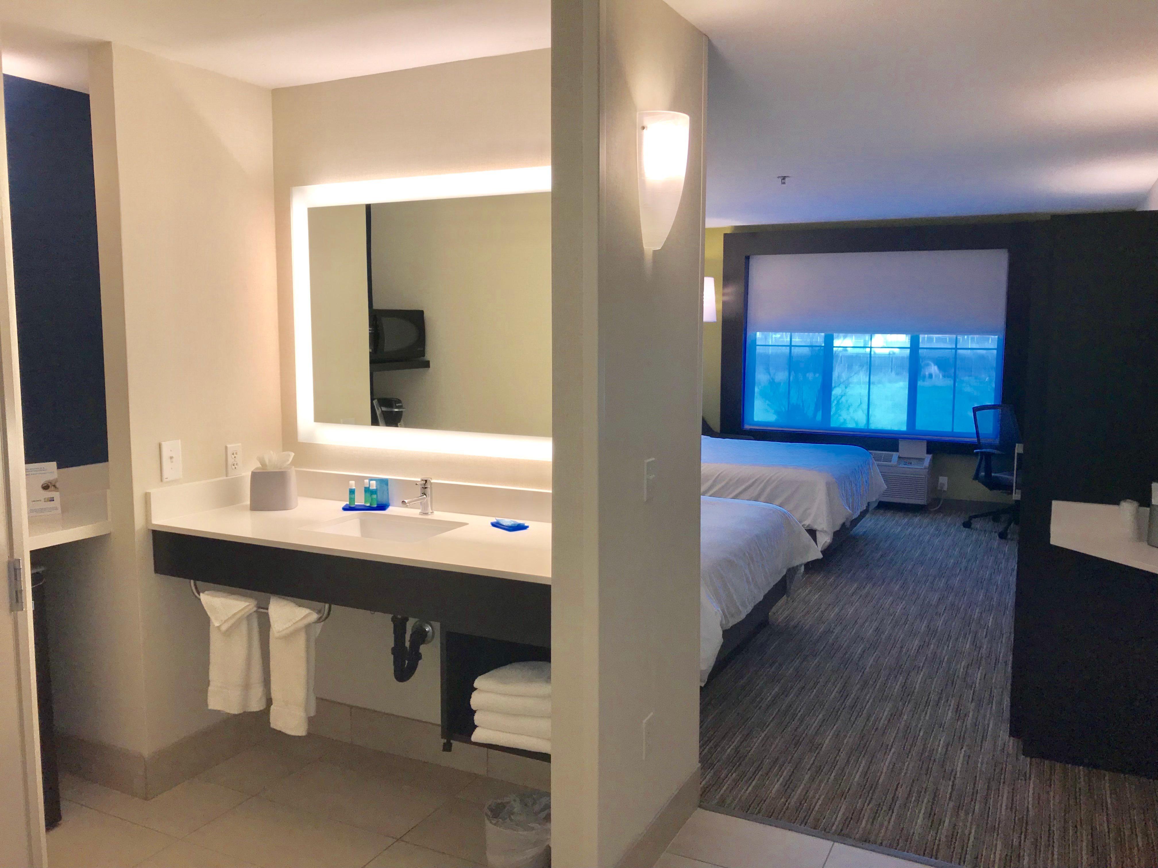 Holiday Inn Express & Suites Tracy By Ihg Екстериор снимка