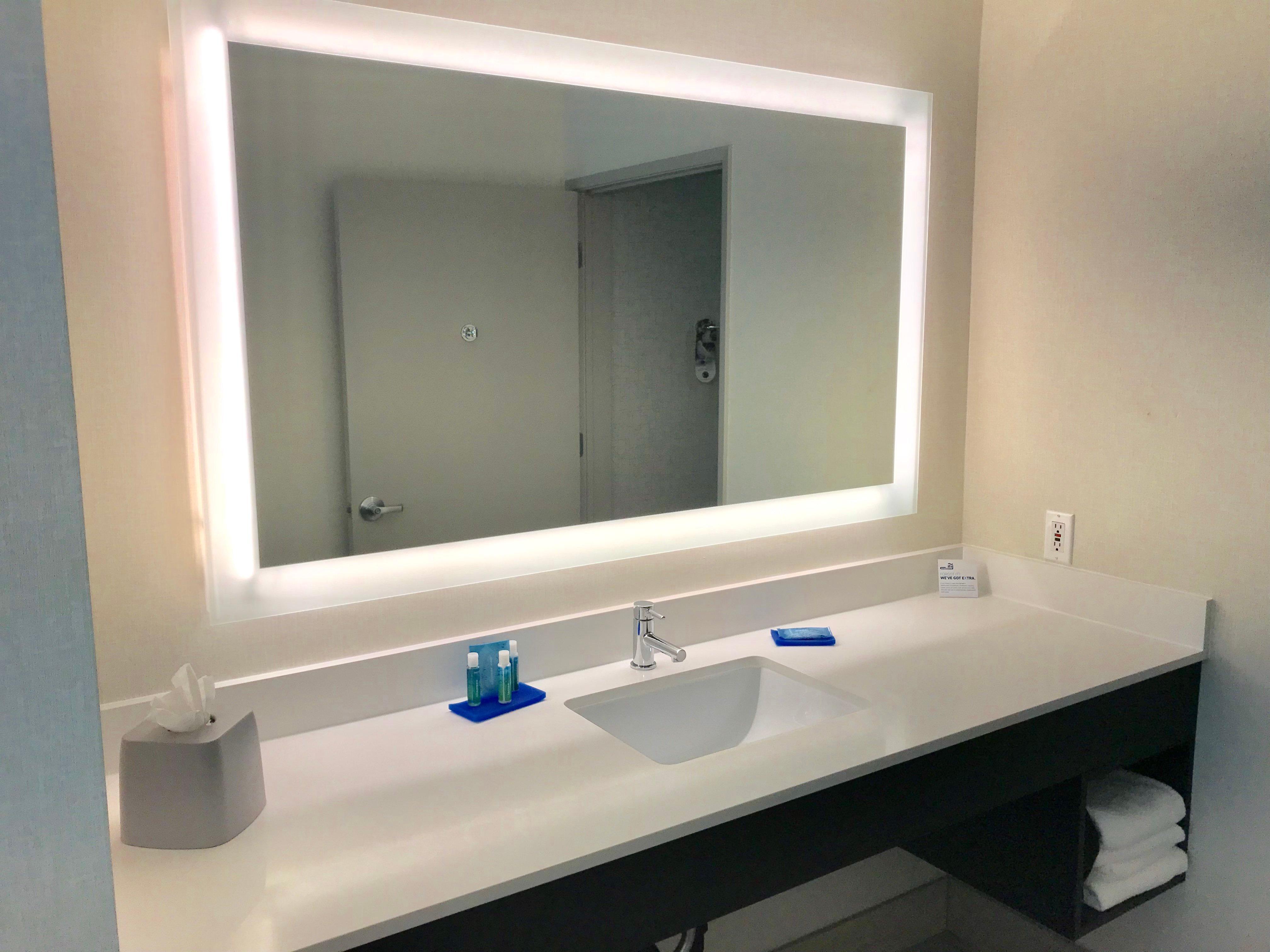 Holiday Inn Express & Suites Tracy By Ihg Екстериор снимка