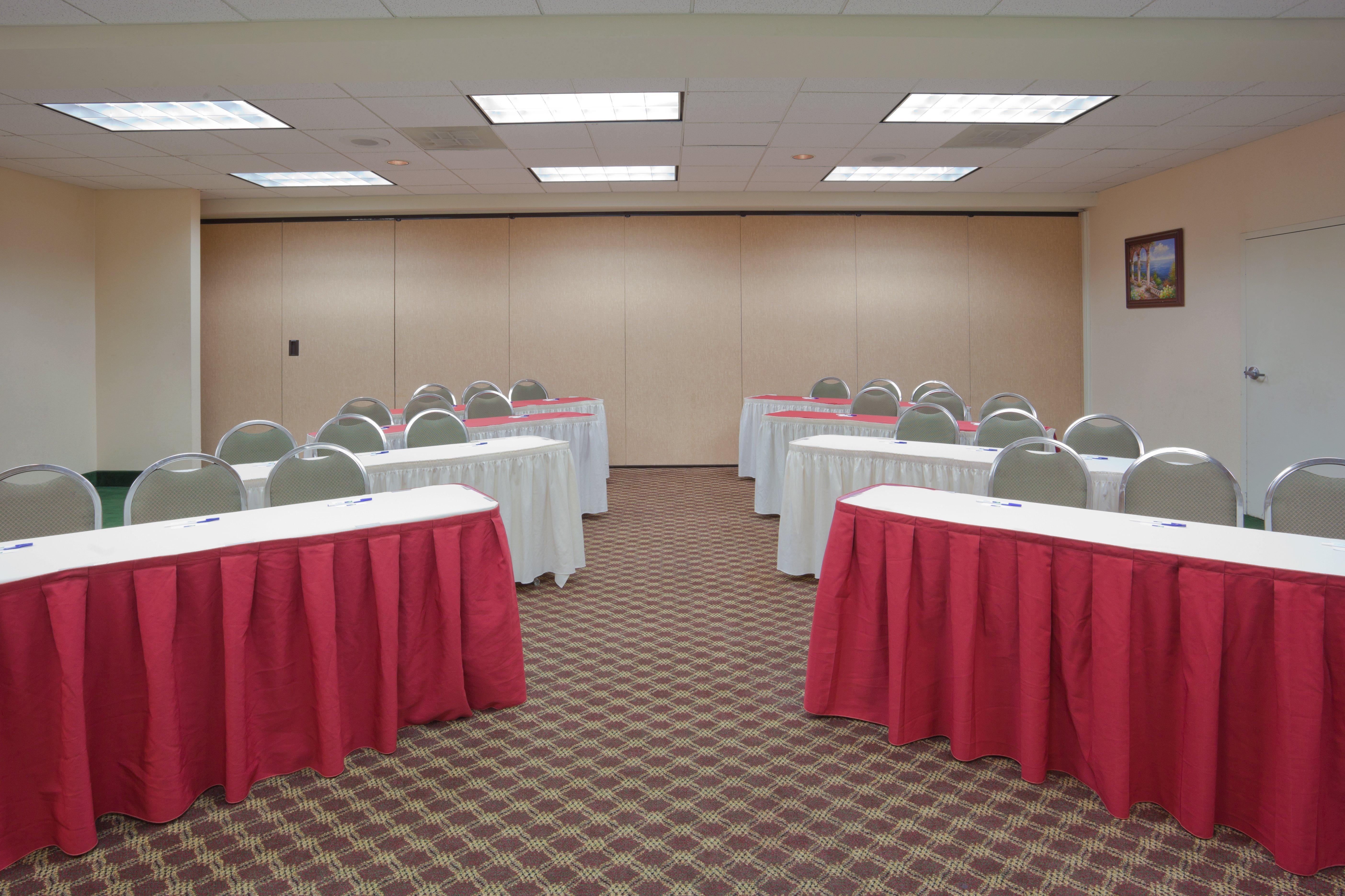 Holiday Inn Express & Suites Tracy By Ihg Екстериор снимка