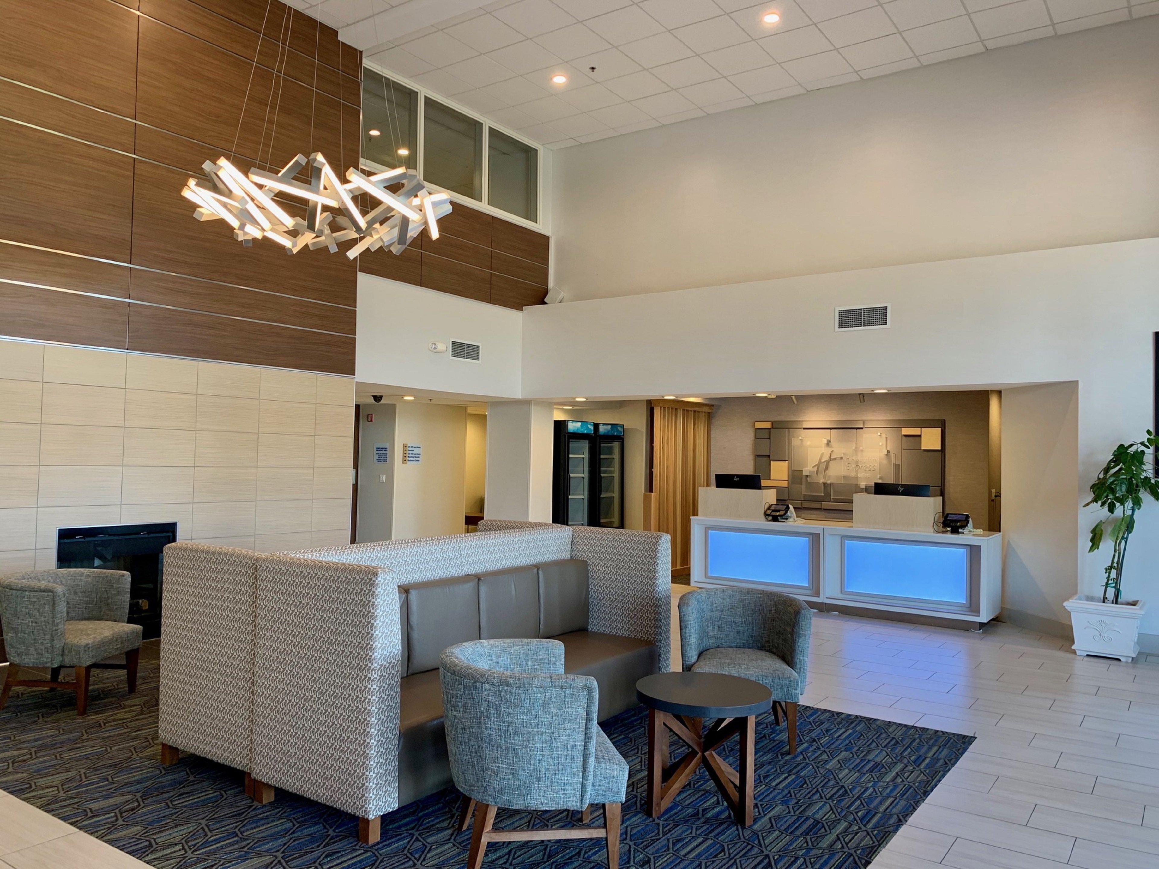 Holiday Inn Express & Suites Tracy By Ihg Екстериор снимка