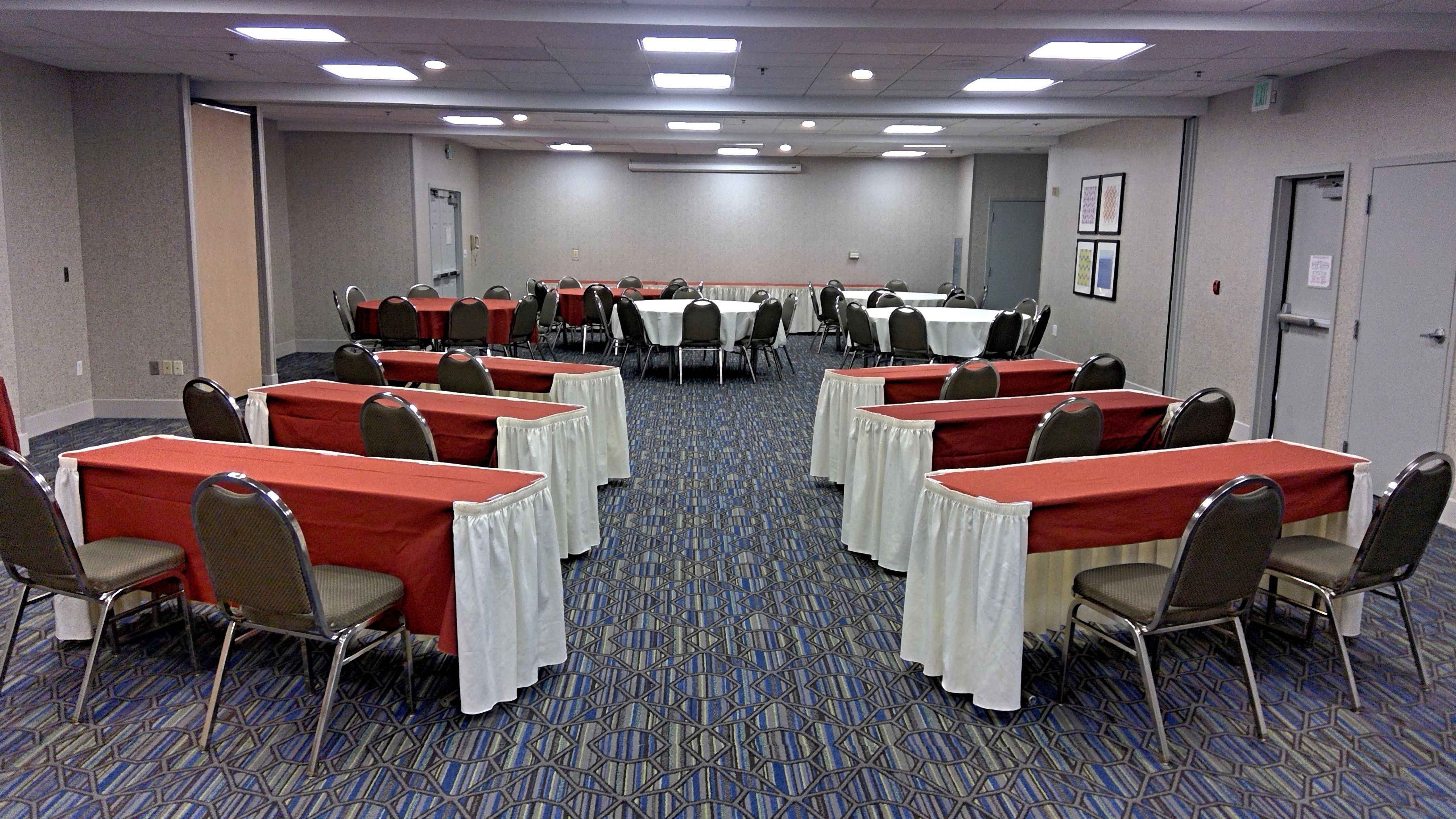Holiday Inn Express & Suites Tracy By Ihg Екстериор снимка