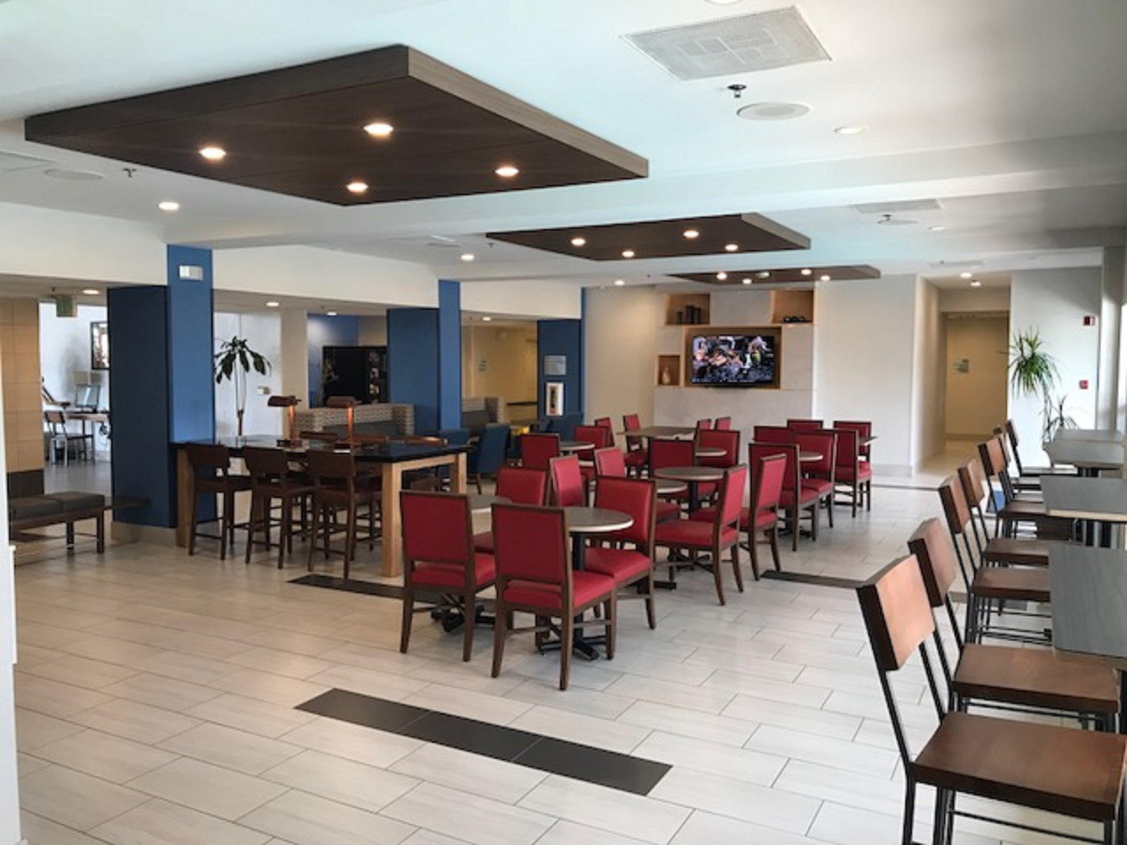 Holiday Inn Express & Suites Tracy By Ihg Екстериор снимка