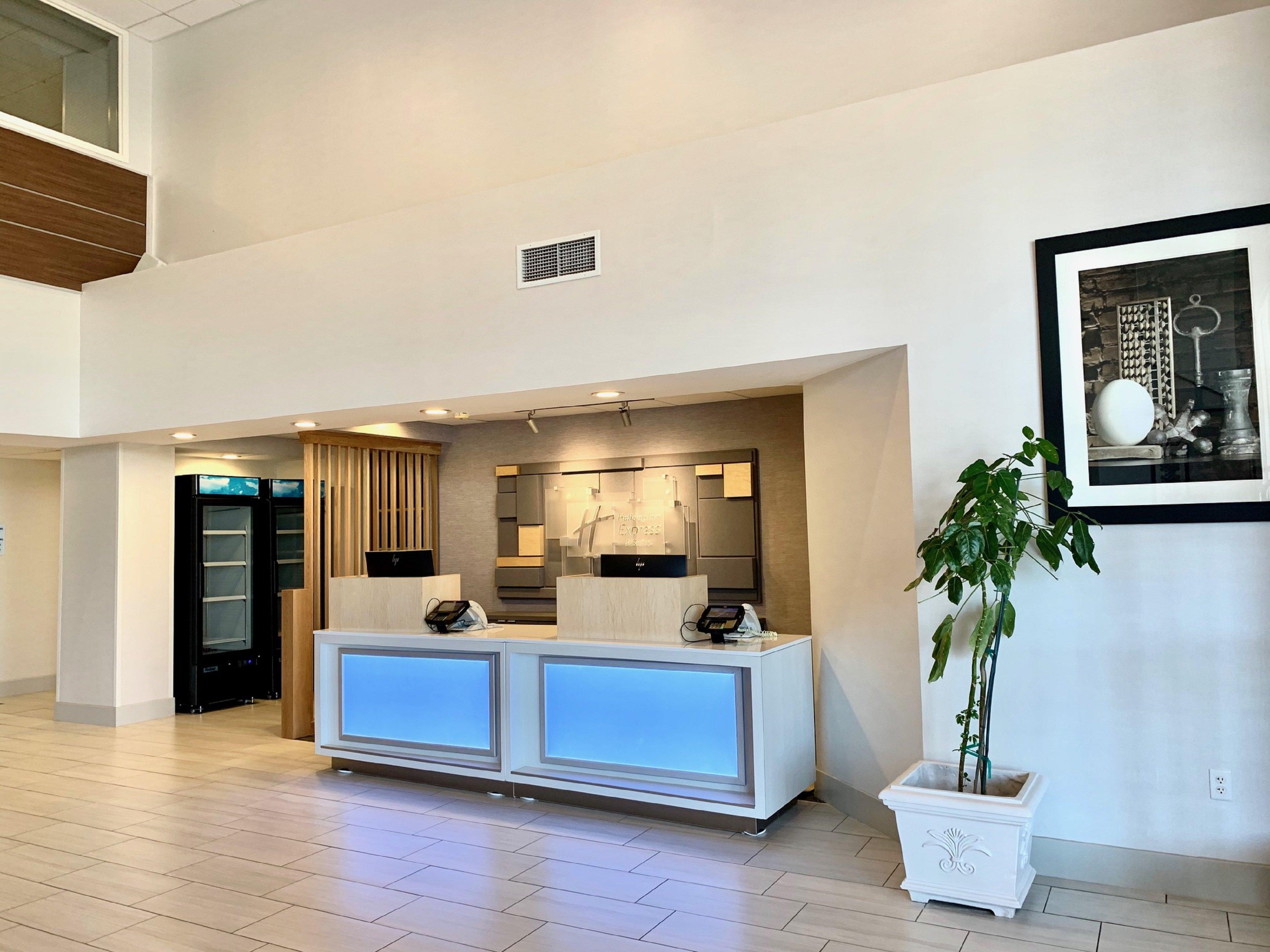 Holiday Inn Express & Suites Tracy By Ihg Екстериор снимка