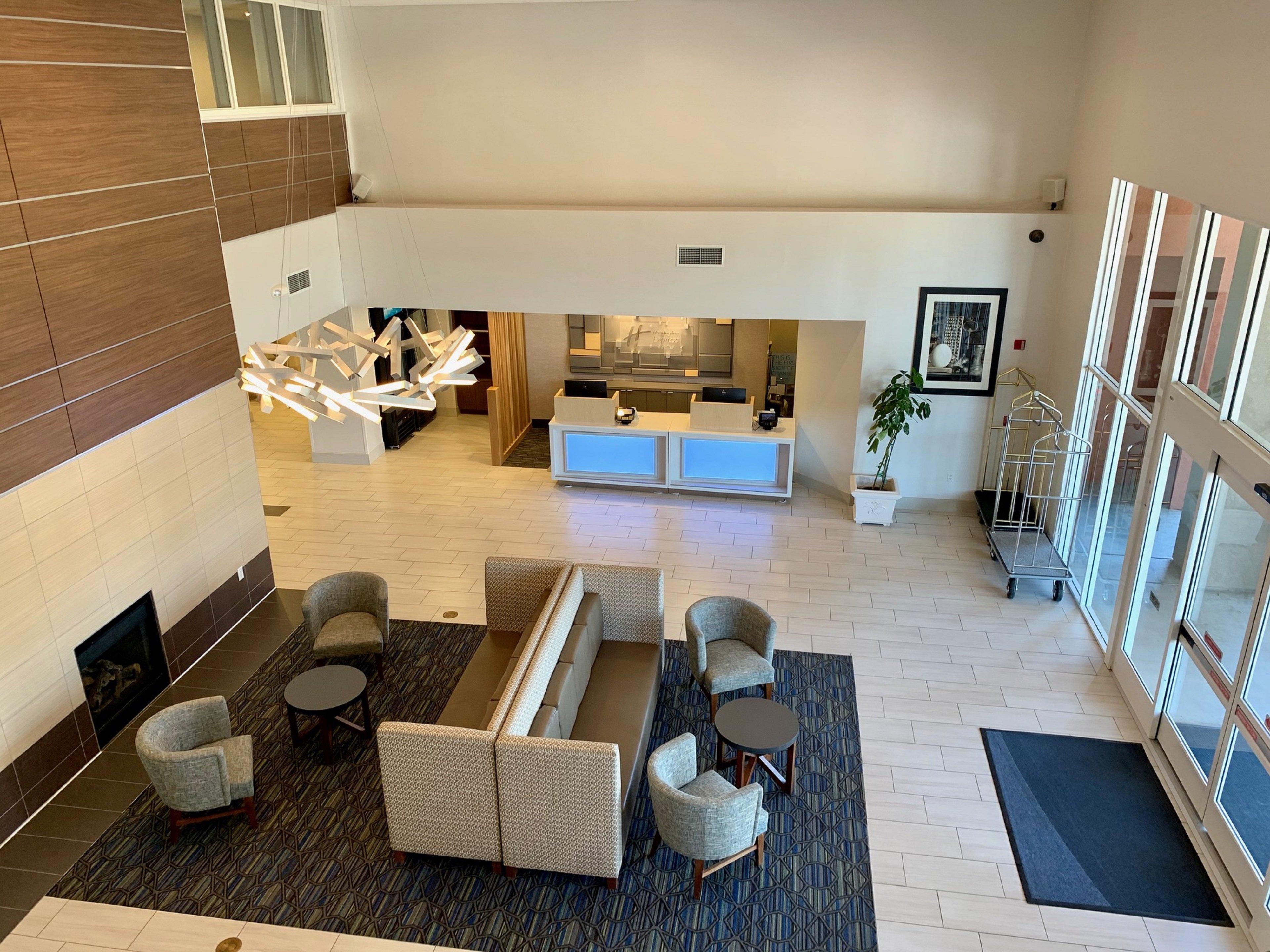 Holiday Inn Express & Suites Tracy By Ihg Екстериор снимка