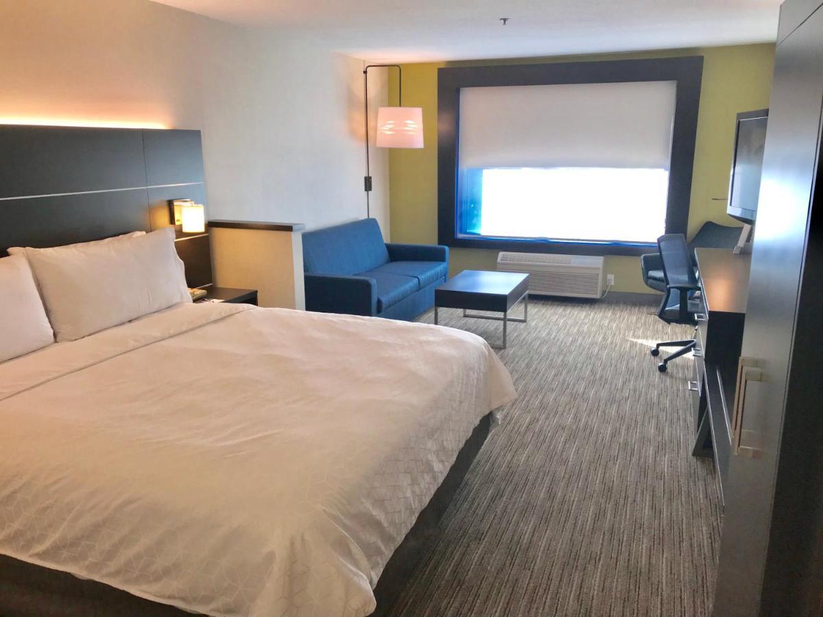 Holiday Inn Express & Suites Tracy By Ihg Екстериор снимка